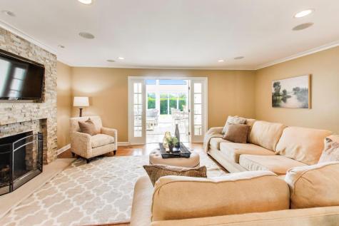 363 Anjou Drive Northbrook IL 60062