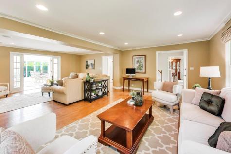 363 Anjou Drive Northbrook IL 60062