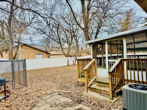 16062 Woodlawn East Avenue South Holland IL 60473