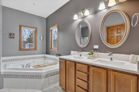 638 West Cedarville Road Freeport IL 61032