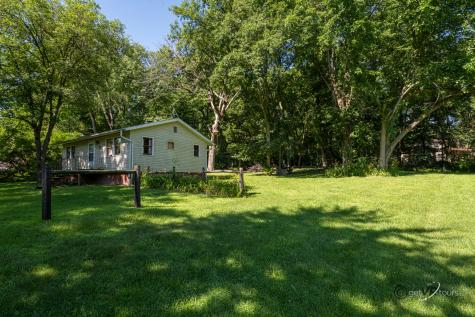 46 Oak Valley Drive Elizabeth IL 61028