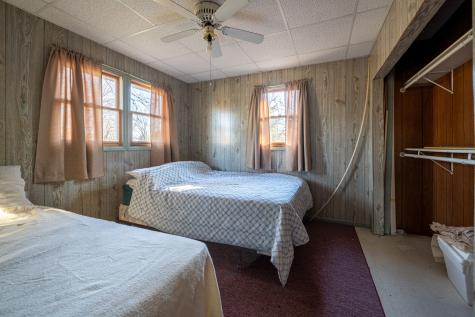 46 Oak Valley Drive Elizabeth IL 61028