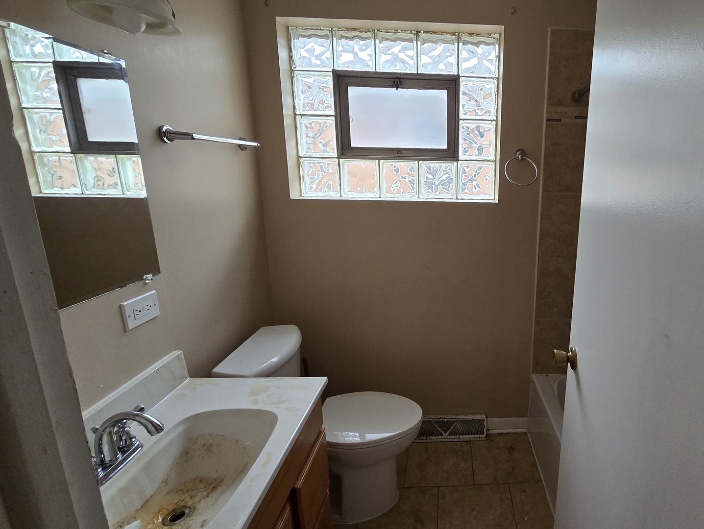 9314 South Vincennes Avenue Chicago IL 60620