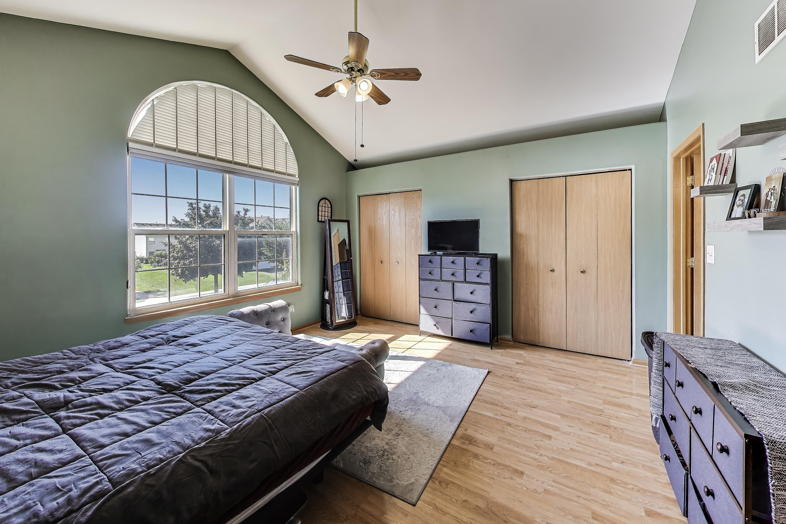 1086 Lily Field Lane Bolingbrook IL 60440