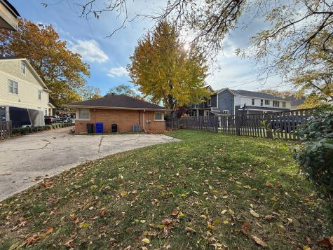 548 Elm Street Glen Ellyn IL 60137