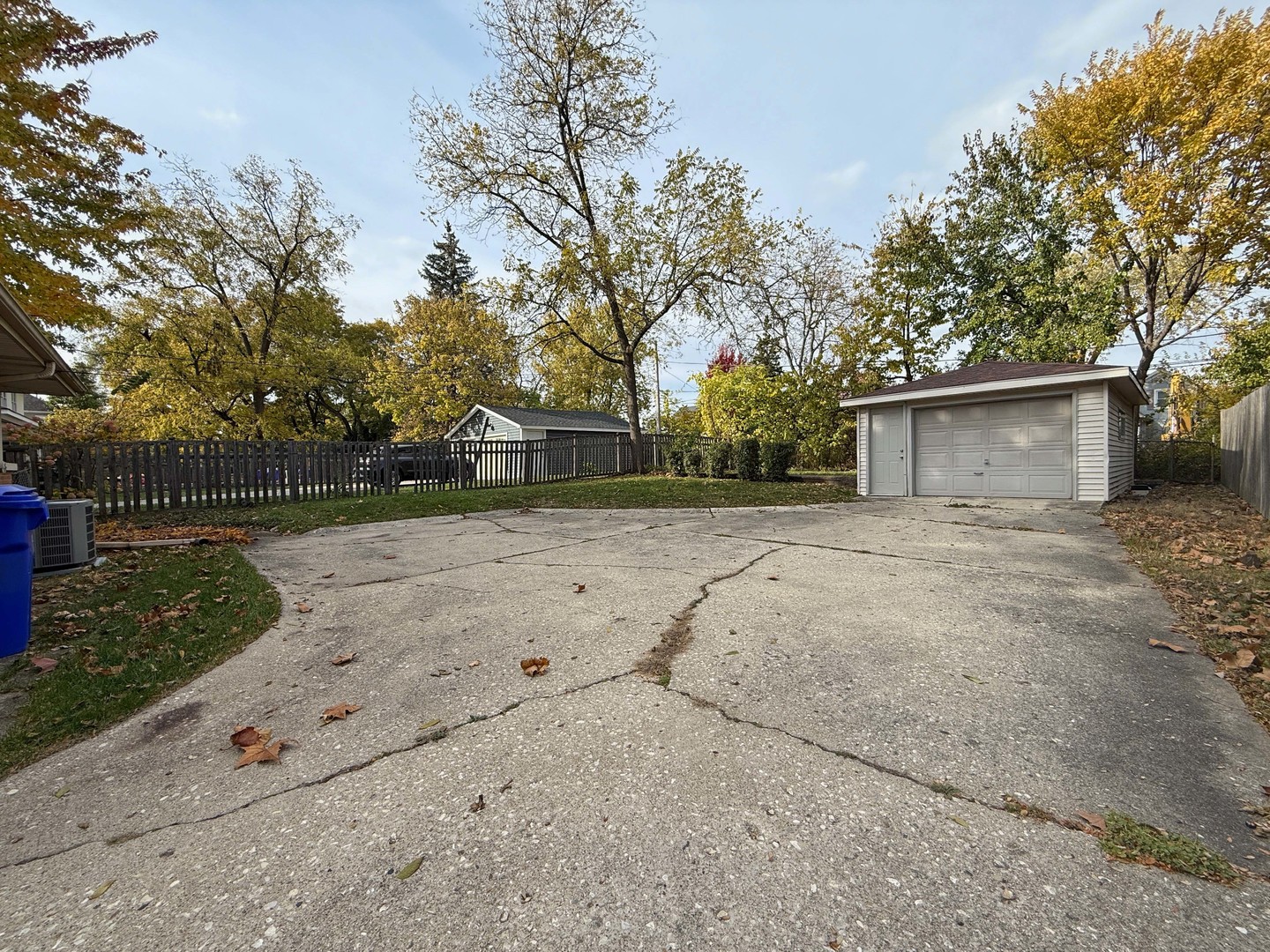 548 Elm Street Glen Ellyn IL 60137