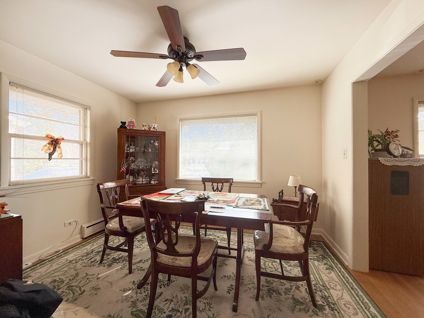 548 Elm Street Glen Ellyn IL 60137