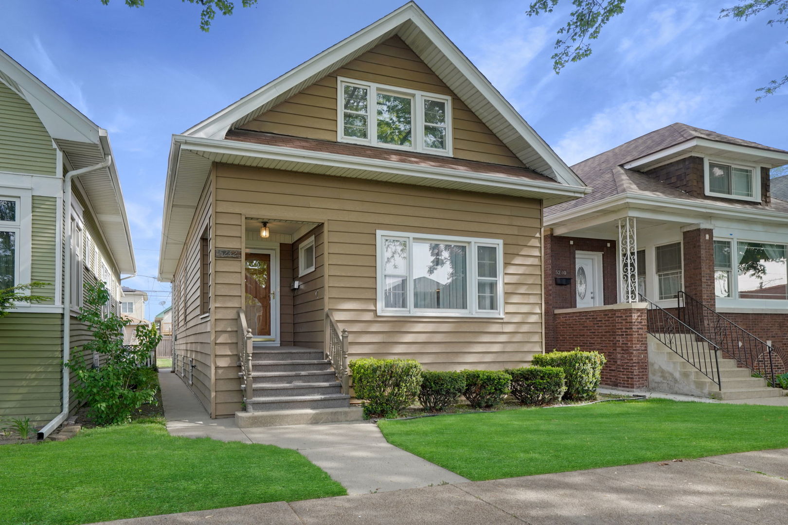 5242 West Cuyler Avenue Chicago IL 60641