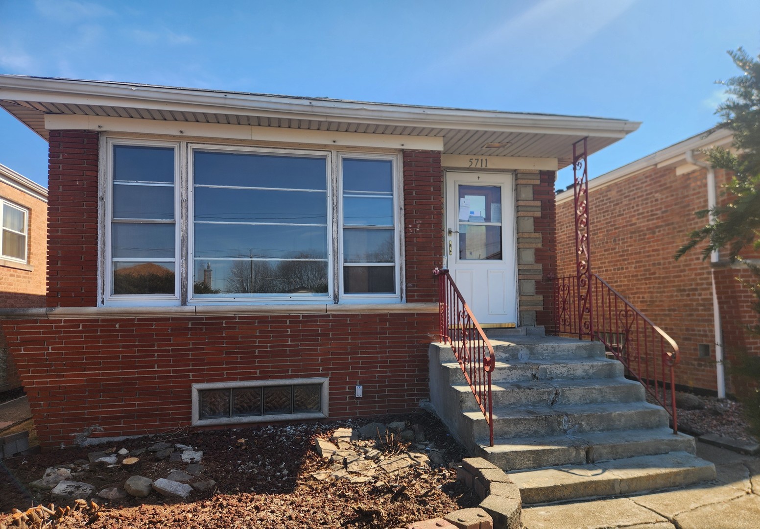 5711 South Mayfield Avenue Chicago IL 60638