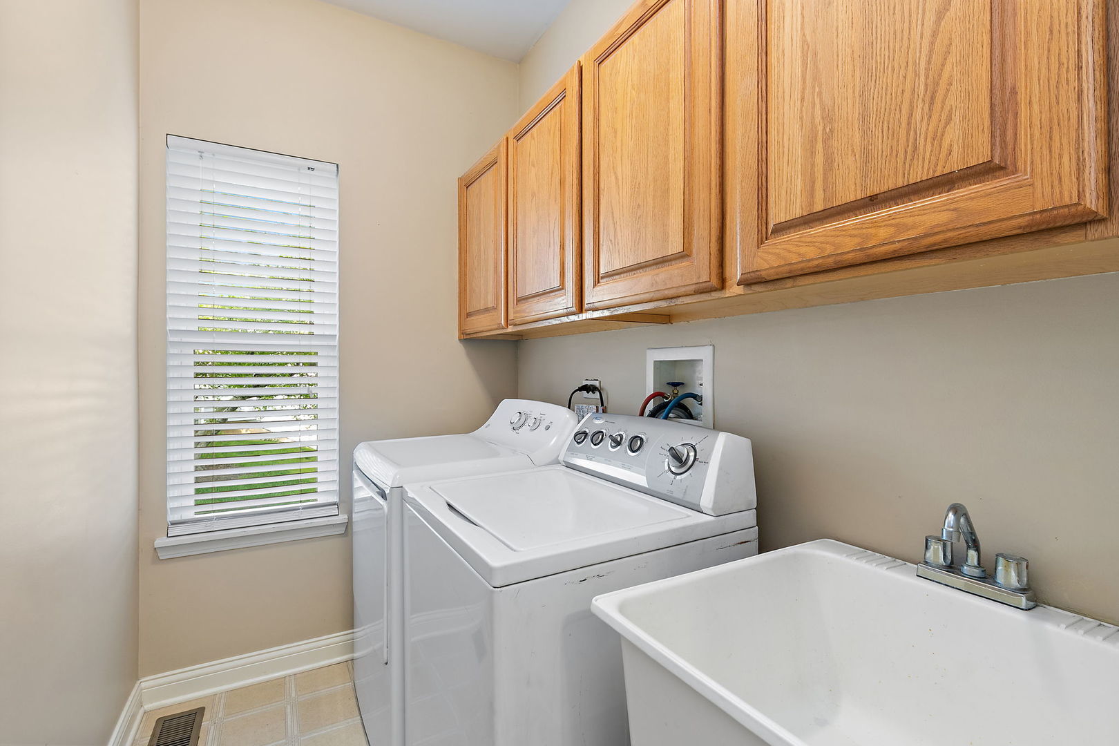 10665 Painted Desert Court Huntley IL 60142