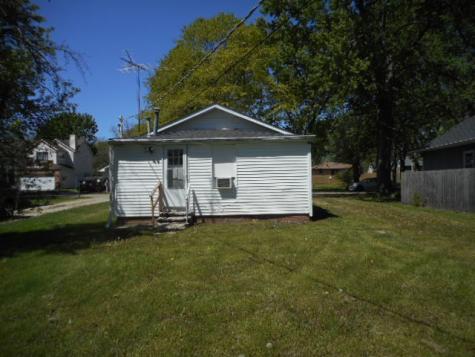121 Lakewood Avenue Crystal Lake IL 60014