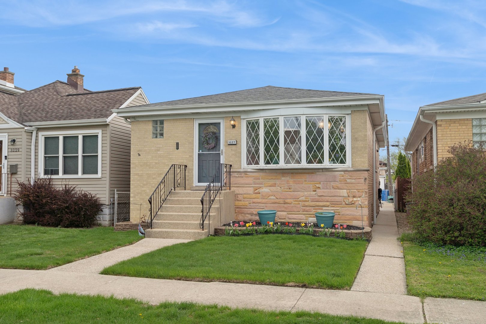 3227 North Pioneer Avenue Chicago IL 60634