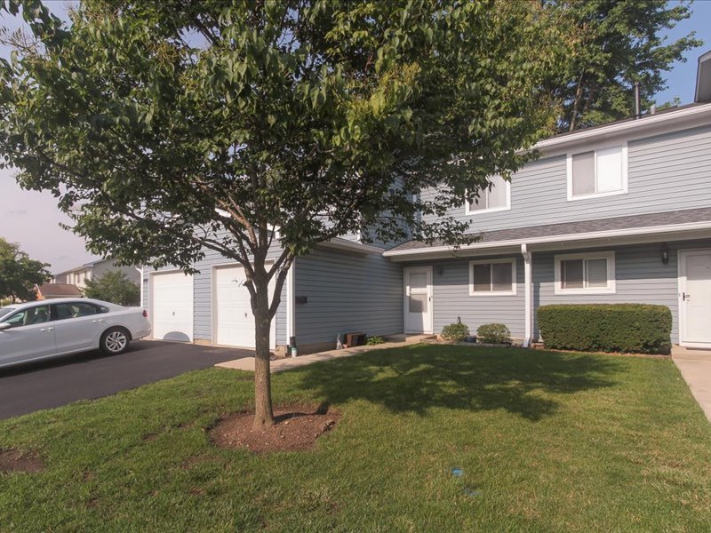 492 Dakota Court Carol Stream IL 60188