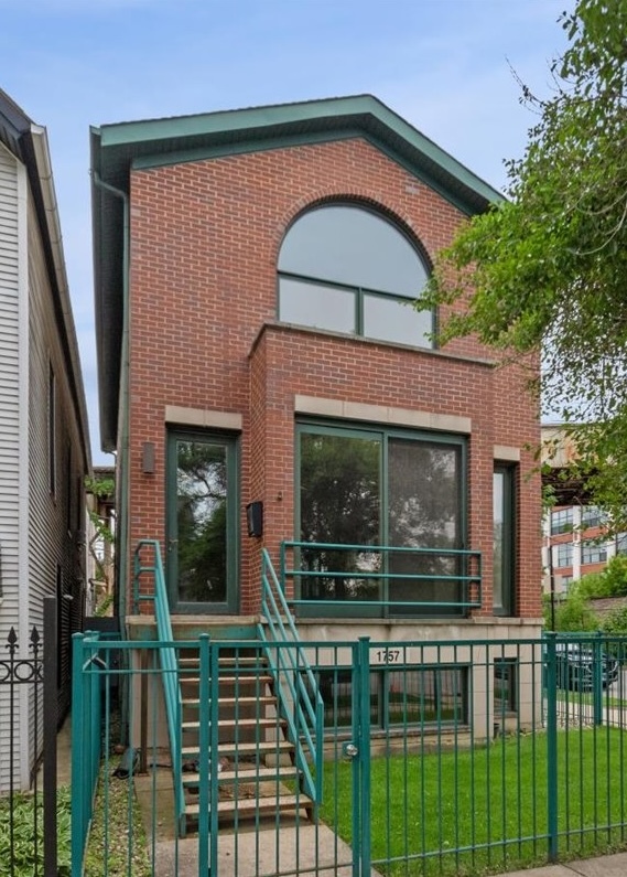 1757 West Newport Avenue Chicago IL 60657