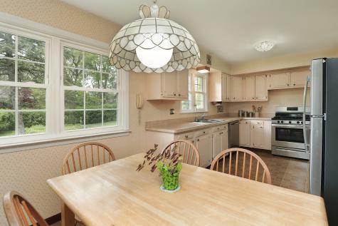1504 Sequoia Trail Glenview IL 60025