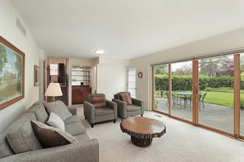 1504 Sequoia Trail Glenview IL 60025