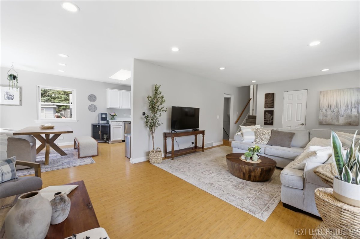 1209 Laurel Lane Naperville IL 60540