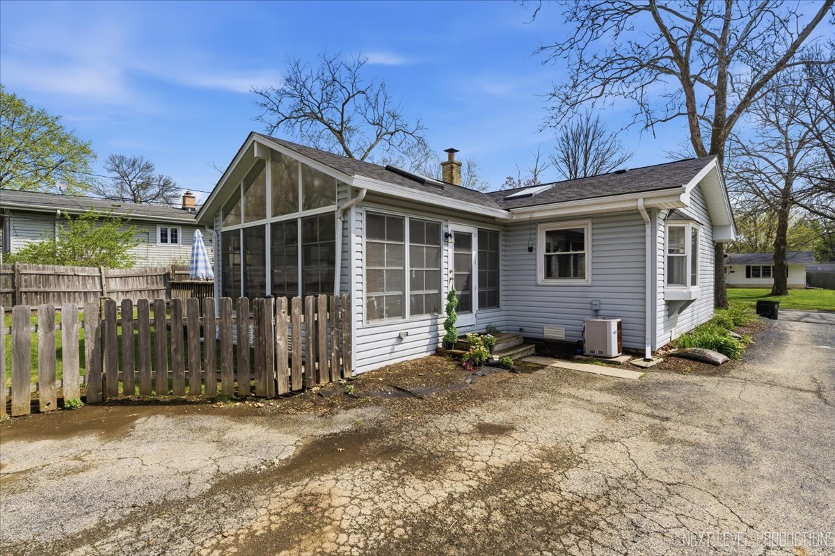 1209 Laurel Lane Naperville IL 60540