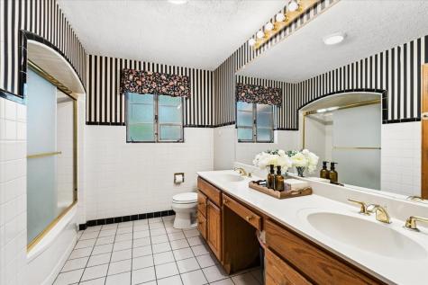 667 North Lake Street Grayslake IL 60030