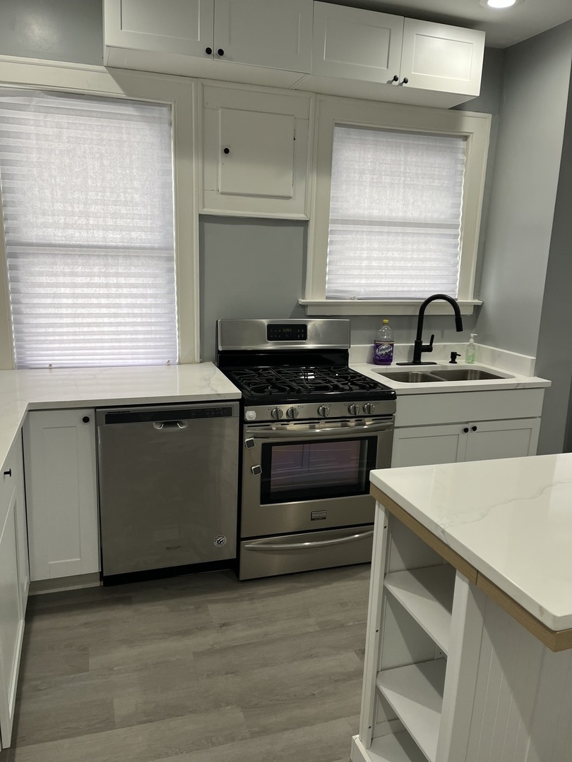 76 East 100th Place Chicago IL 60628