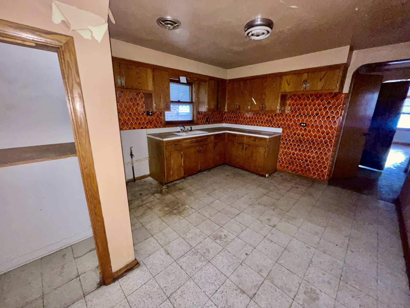 10209 South Vernon Avenue Chicago IL 60628