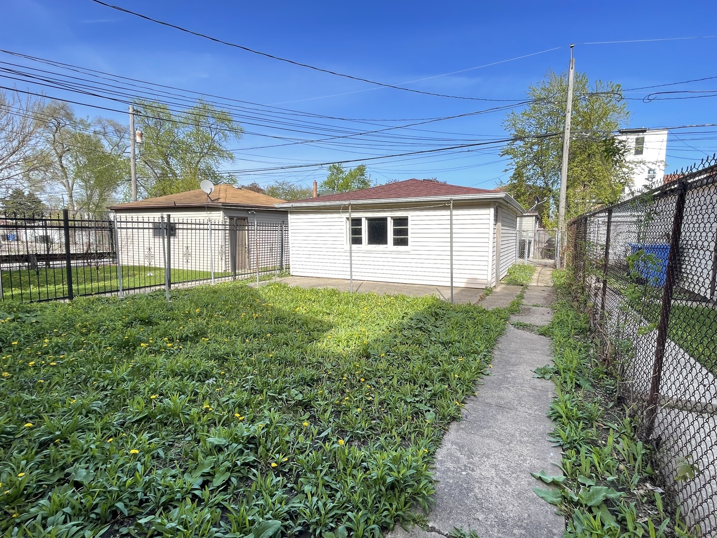 10209 South Vernon Avenue Chicago IL 60628