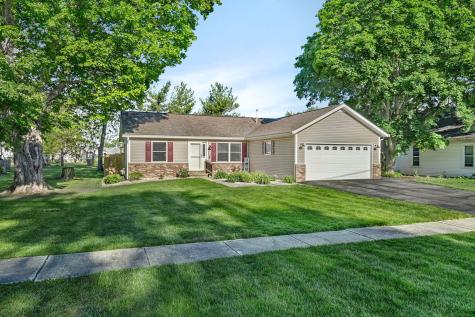 209 North Pine Street Gardner IL 60424