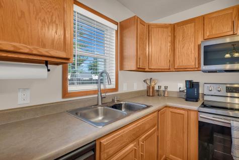 209 North Pine Street Gardner IL 60424