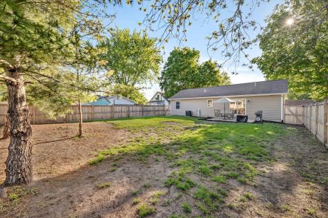 209 North Pine Street Gardner IL 60424
