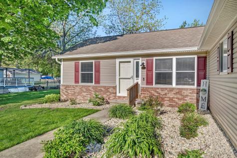 209 North Pine Street Gardner IL 60424