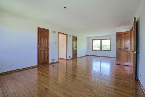 37 Mark Drive Hawthorn Woods IL 60047