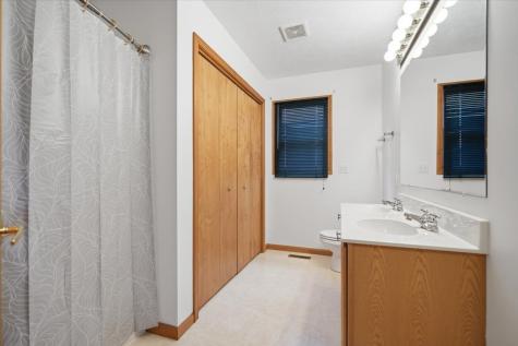 2506 Timberview Drive Bloomington IL 61701