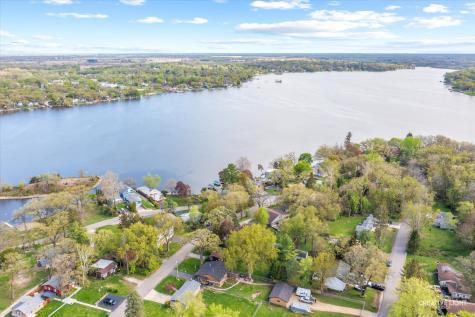 4520 West Shore Drive Wonder Lake IL 60097