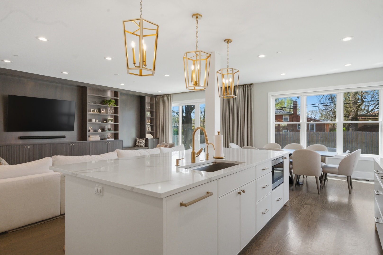 4029 Suffield Court Skokie IL 60076