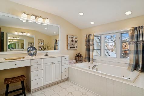 1520 Macalpin Circle Inverness IL 60010