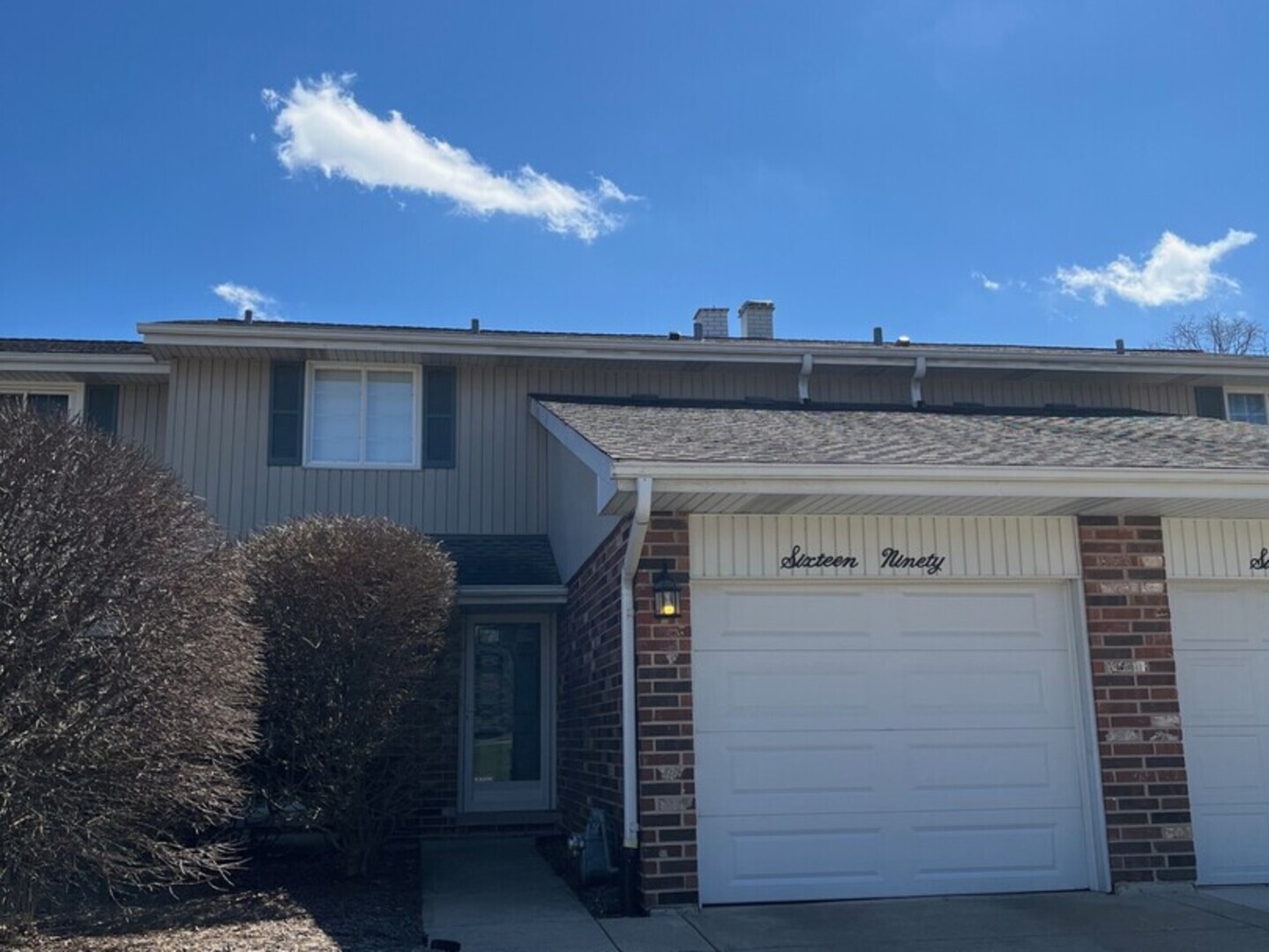1690 Darwin Court Wheaton IL 60189