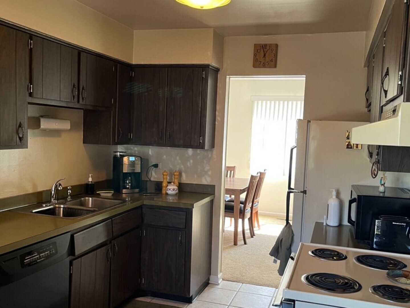 1690 Darwin Court Wheaton IL 60189