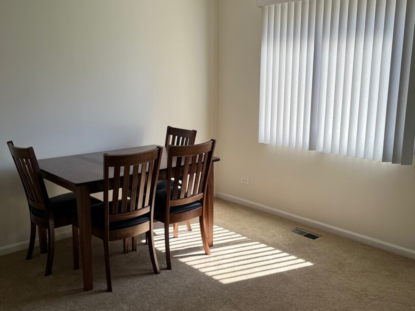 1690 Darwin Court Wheaton IL 60189