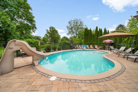 1710 Galloway Circle Inverness IL 60010