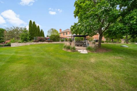 1710 Galloway Circle Inverness IL 60010