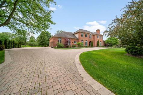 1710 Galloway Circle Inverness IL 60010