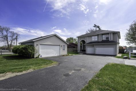1907 East Grand Avenue Lindenhurst IL 60046