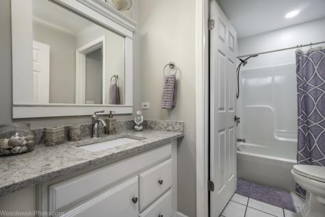 1907 East Grand Avenue Lindenhurst IL 60046