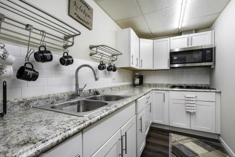 1907 East Grand Avenue Lindenhurst IL 60046