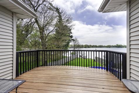 1907 East Grand Avenue Lindenhurst IL 60046