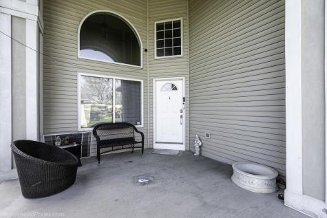 1907 East Grand Avenue Lindenhurst IL 60046