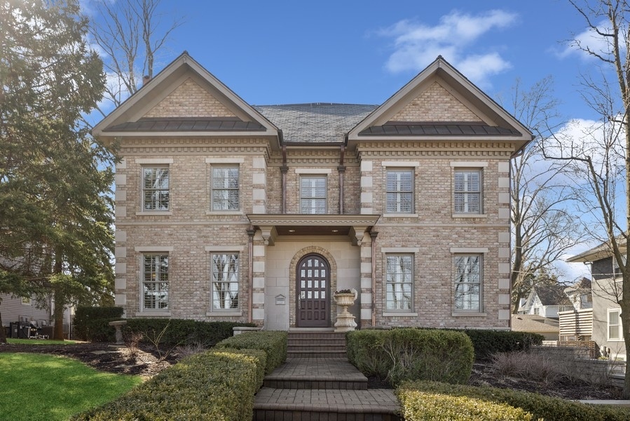 216 East Chicago Avenue Hinsdale IL 60521