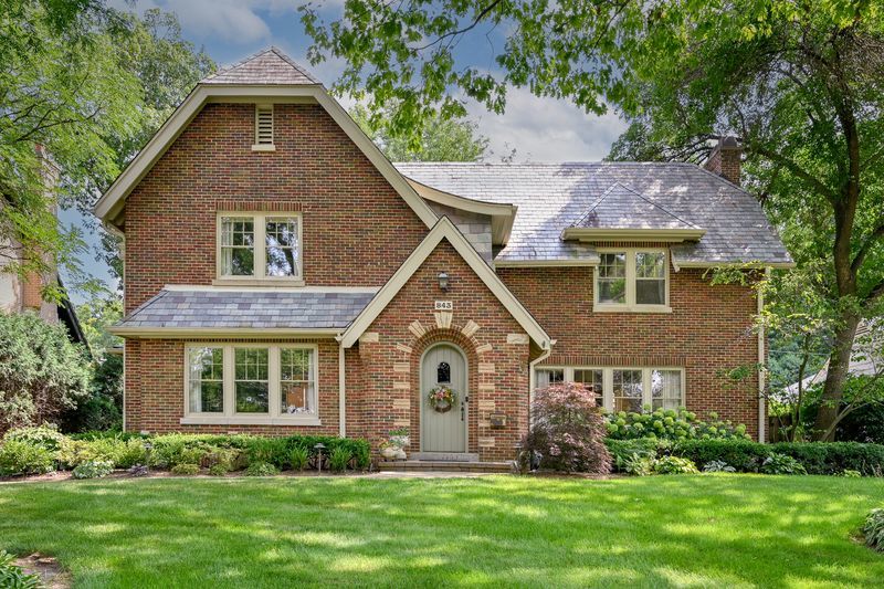 843 Crescent Boulevard Glen Ellyn IL 60137