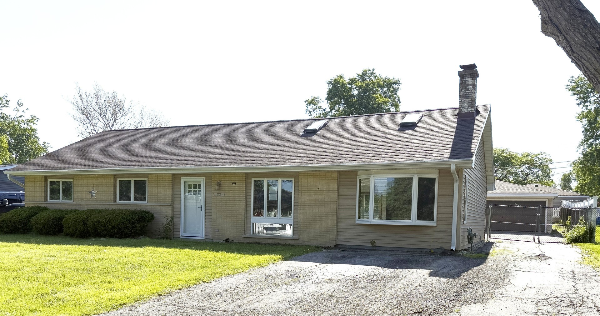 7706 Warwick Avenue Darien IL 60561
