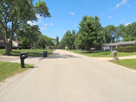 7706 Warwick Avenue Darien IL 60561